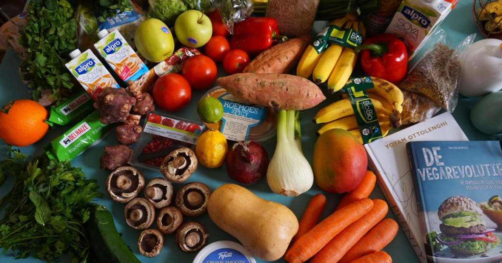 balanced diet healthy plate with different food groups